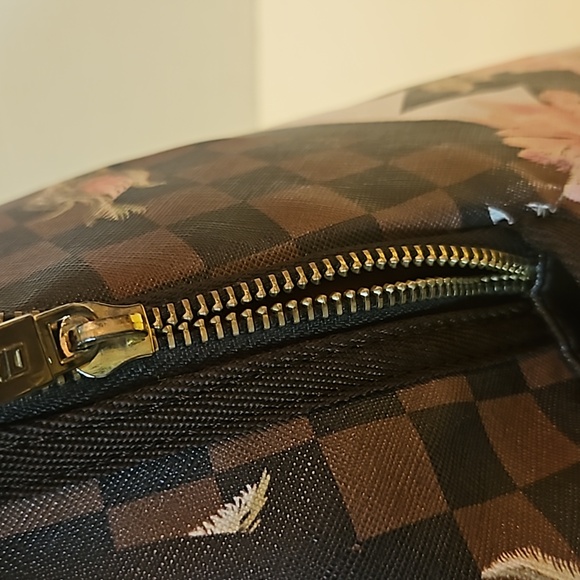 PREOWNED SPRAYGROUND BACKPACK - Picture 16 of 17